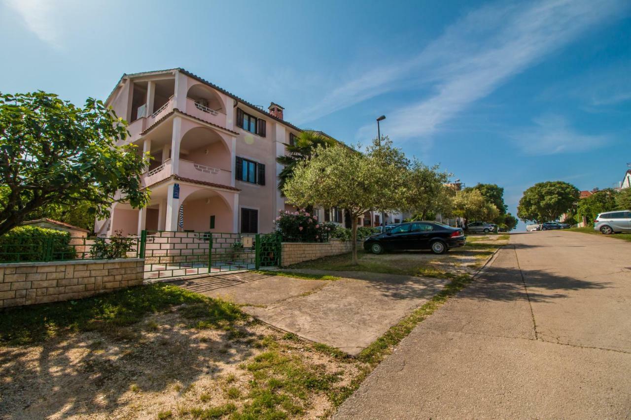 Apartments Mila Rovinj Exterior photo
