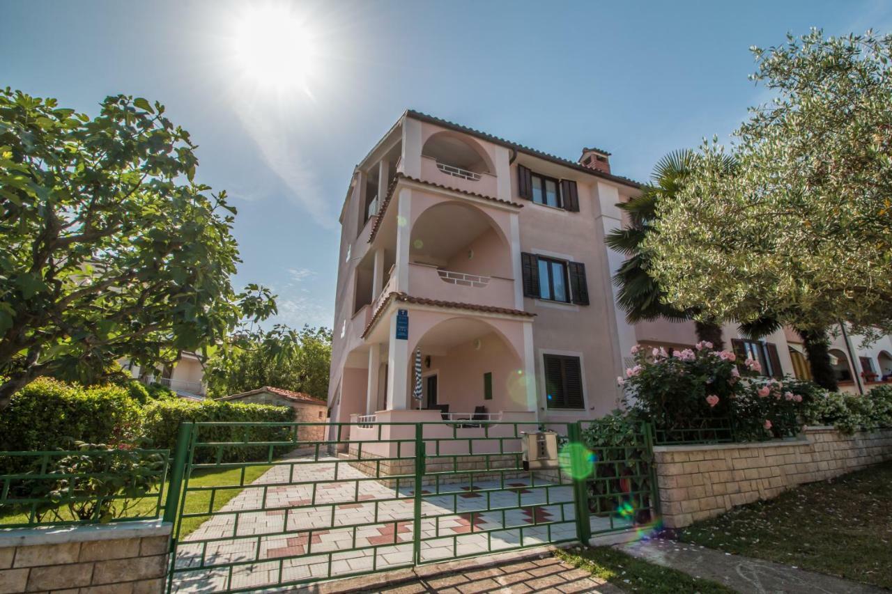 Apartments Mila Rovinj Exterior photo